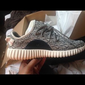 Yeezy 350 boost Size 8.5